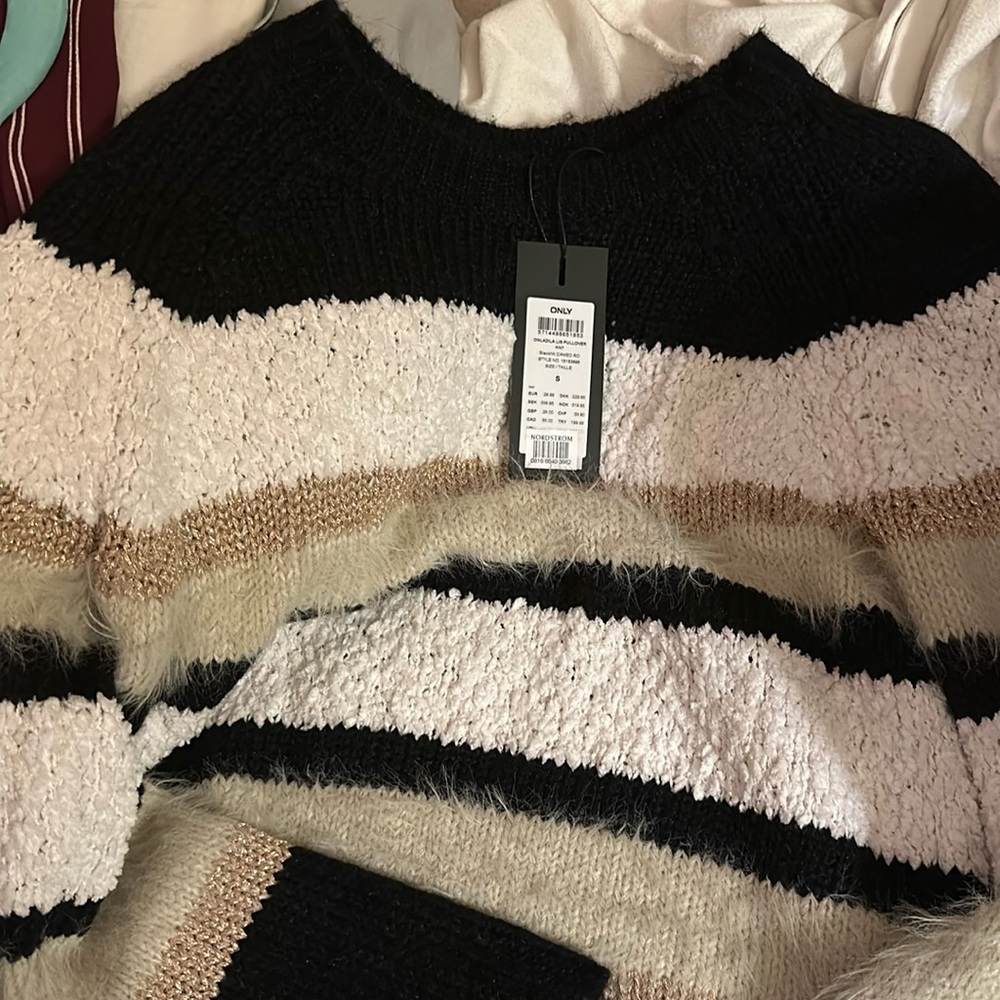 Only textured sweater